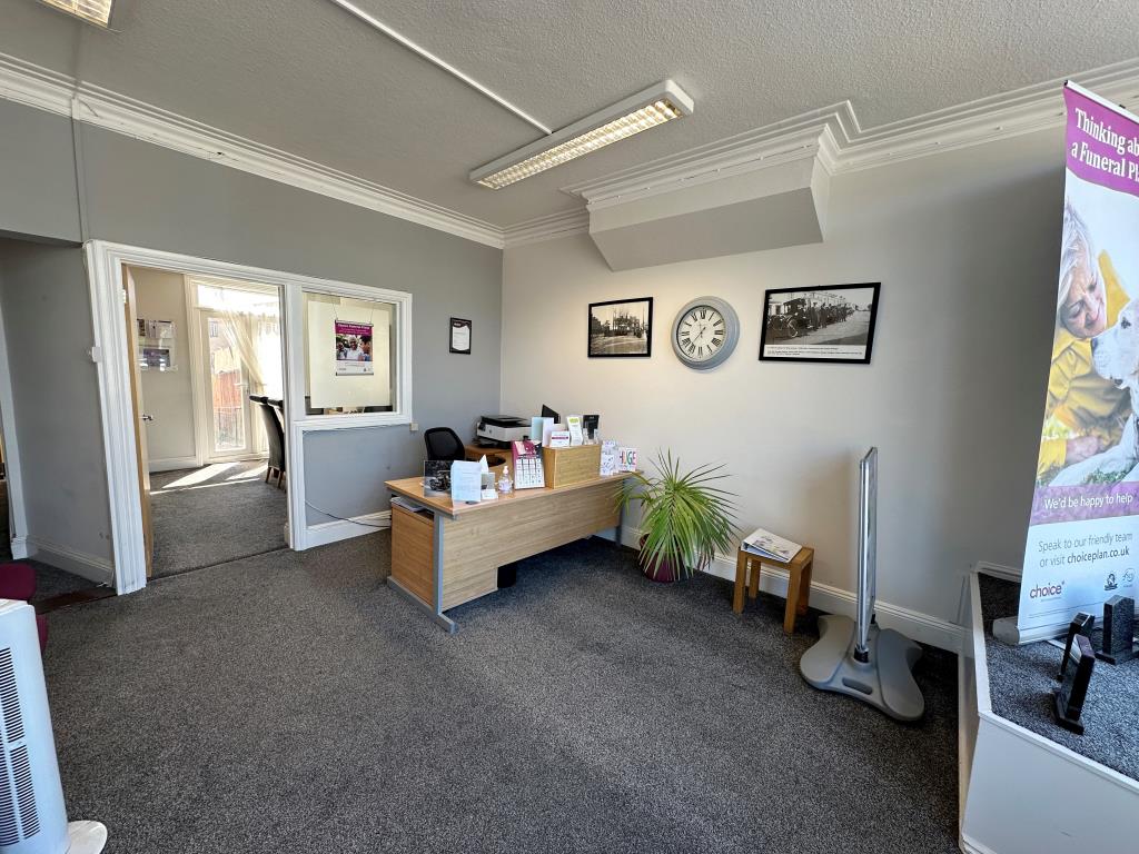 Lot: 86 - MIXED USE FREEHOLD BLOCK FOR INVESTMENT - Shop floor of Funeral Directors